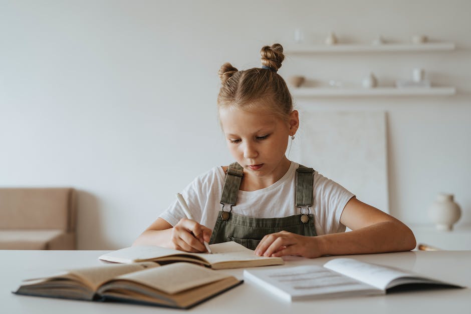 Anmeldefristen für die Schule und Informationen zur Anmeldung eines Kindes